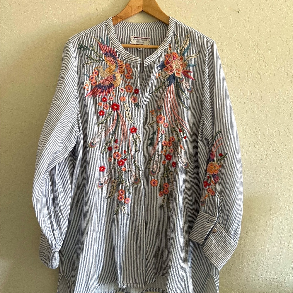Johnny Was Workshop Blue & White Striped Embroidered Shirt Women's Size L